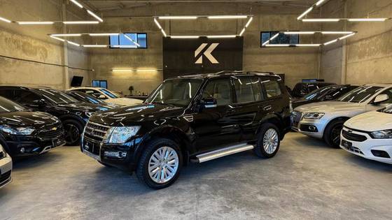 MITSUBISHI PAJERO FULL 3.2 HPE 4X4 16V TURBO INTERCOOLER DIESEL 2P AUTOMÁTICO MITSUBISHI PAJERO FULL 3.2 HPE 4X4 16V TURBO INTERCOOLER DIESEL 2P AUTOMÁTICO